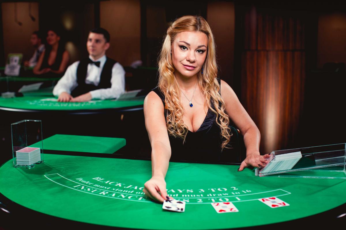 live-casino-dealer